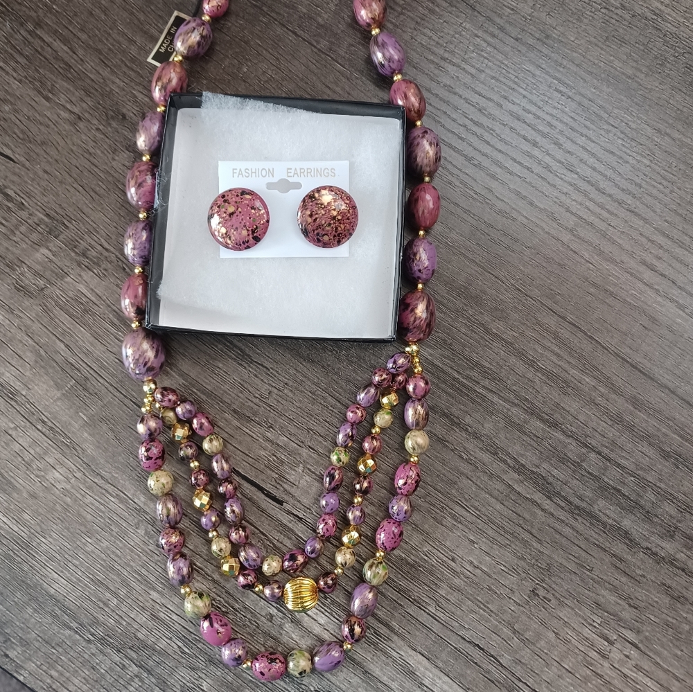 Necklace and earrings